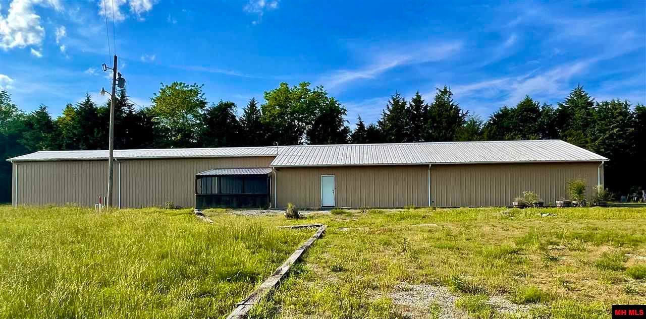 223 Marion County 7015, Flippin, AR 72634